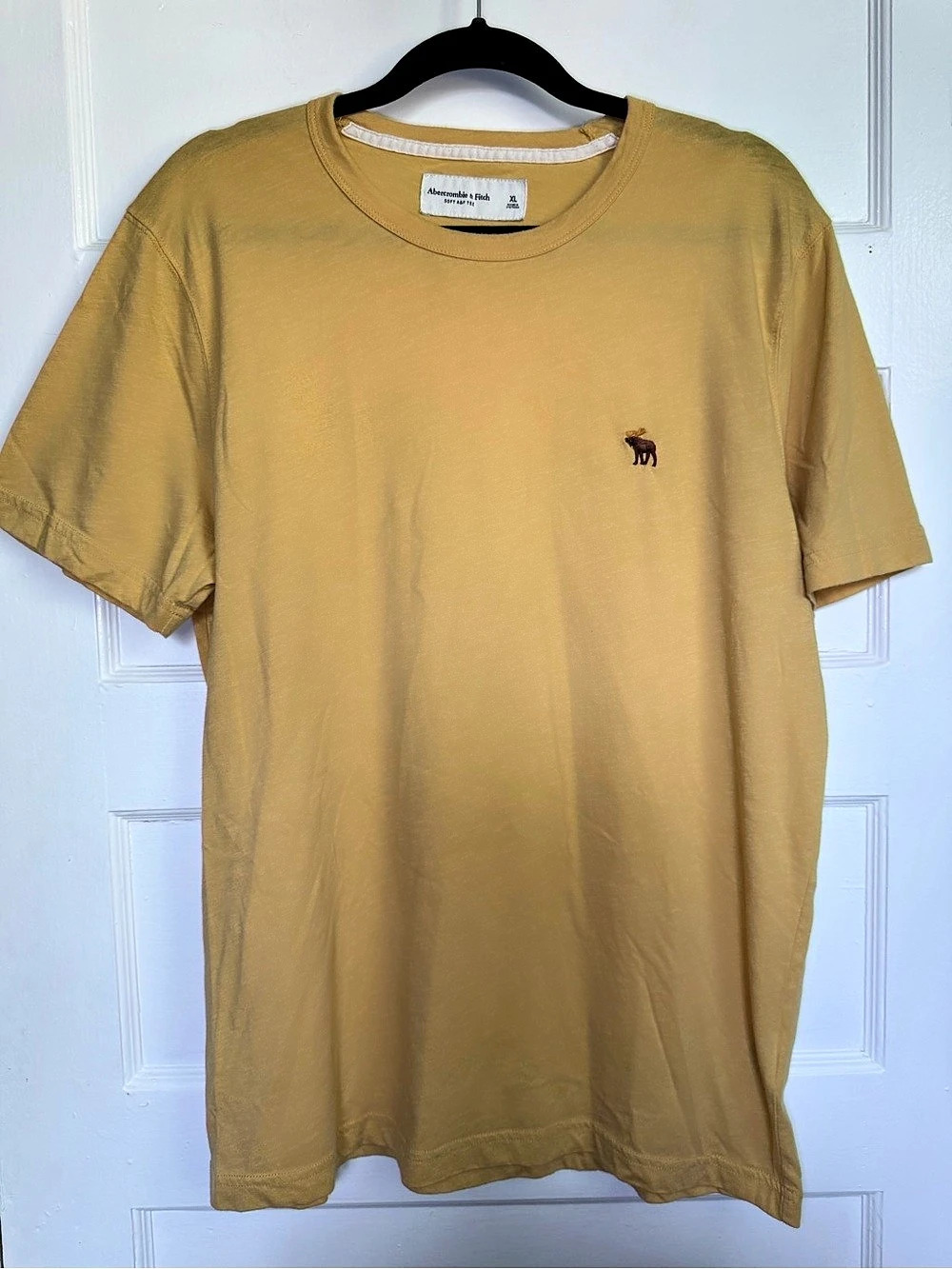 Abercrombie & Fitch Men's Short Sleeve Crewneck Tee Embroidered Moose Yellow XL